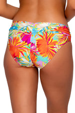 Sunsets Lotus Unforgettable Bottom